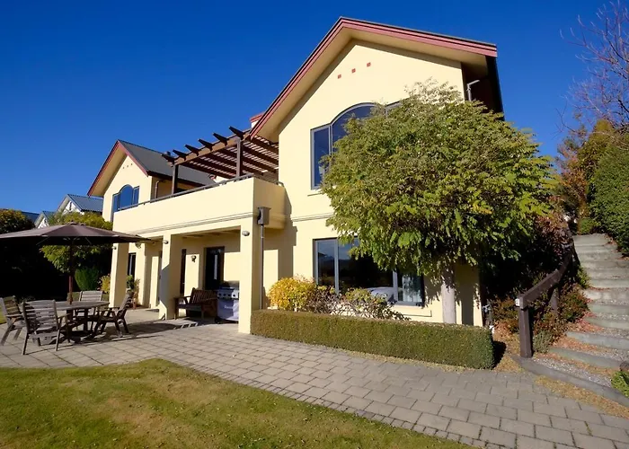 Appartement Warm And Spacious 2 Bedroom, Downstairs